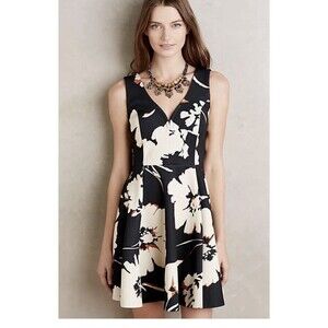 ANTHROPOLOGIE Maeve Amory SZ 4 Scuba Dress Flare Floral Black Cream V Neck